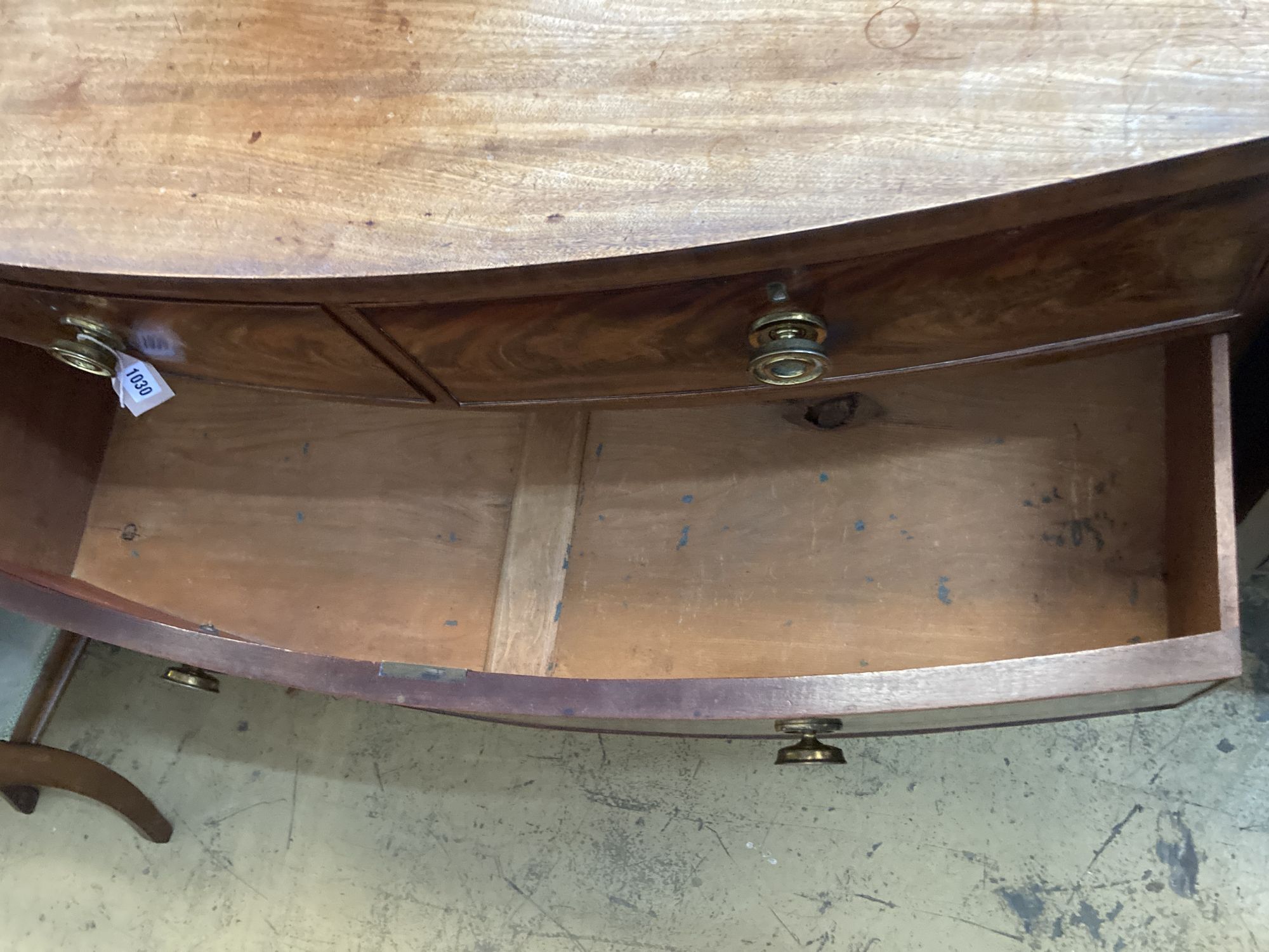 A Regency mahogany bow front chest of drawers, width 108cm, depth 53cm, height 100cm